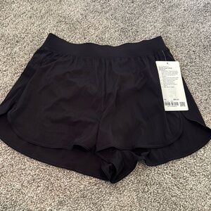 NWT lulu shorts XS
